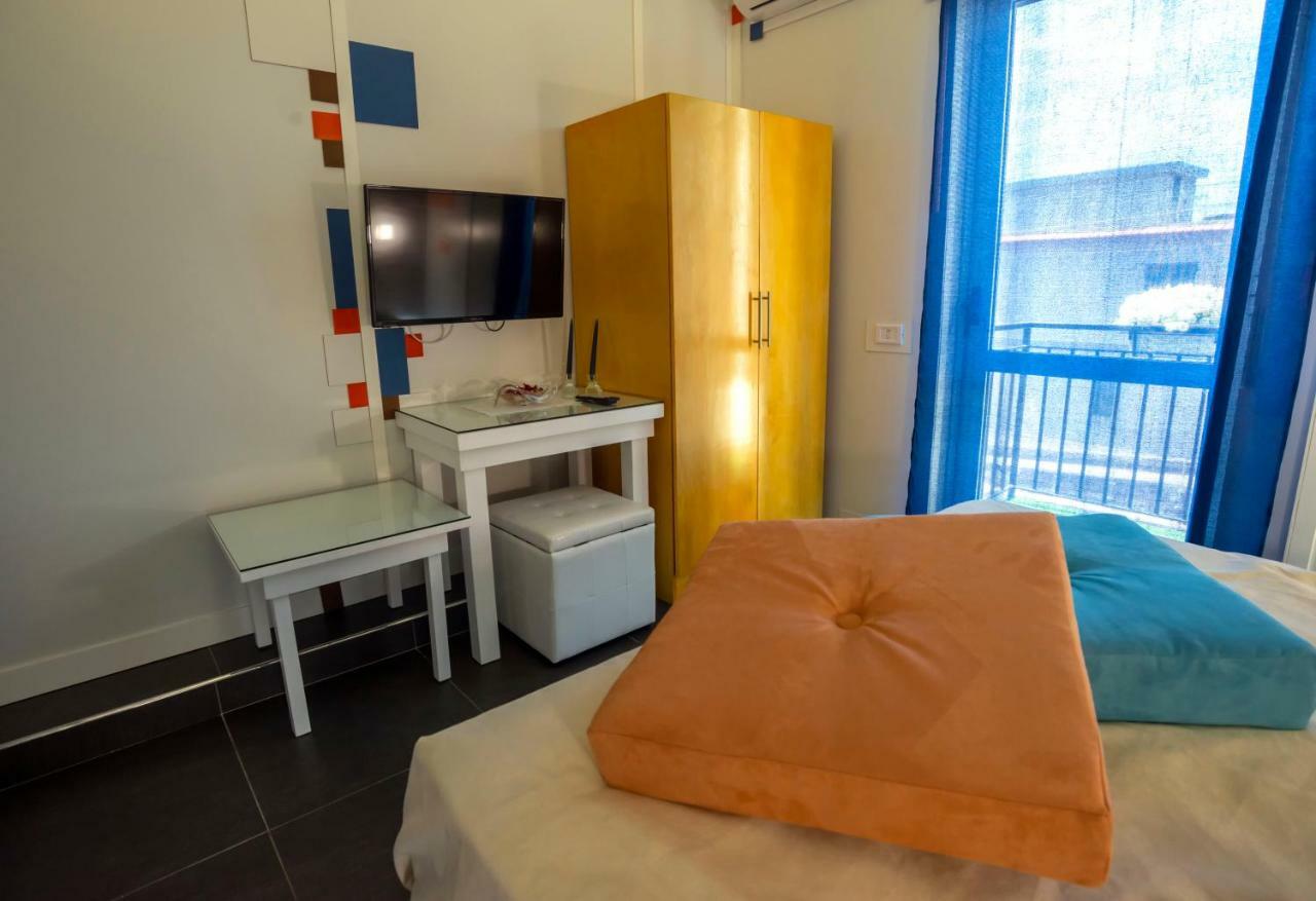Nives Bed & Breakfast ปอมเปอี ภายนอก รูปภาพ