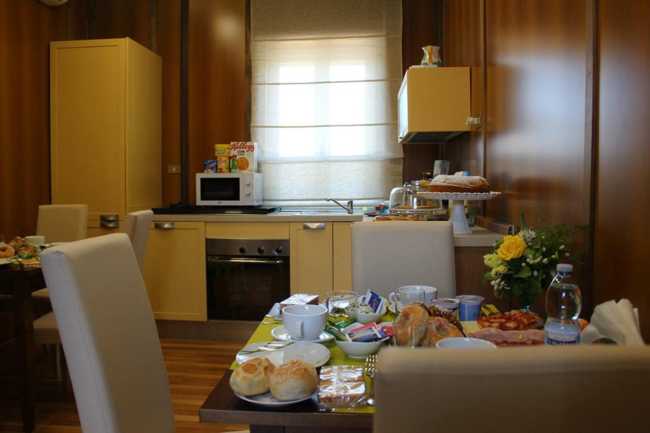 Nives Bed & Breakfast ปอมเปอี ภายนอก รูปภาพ