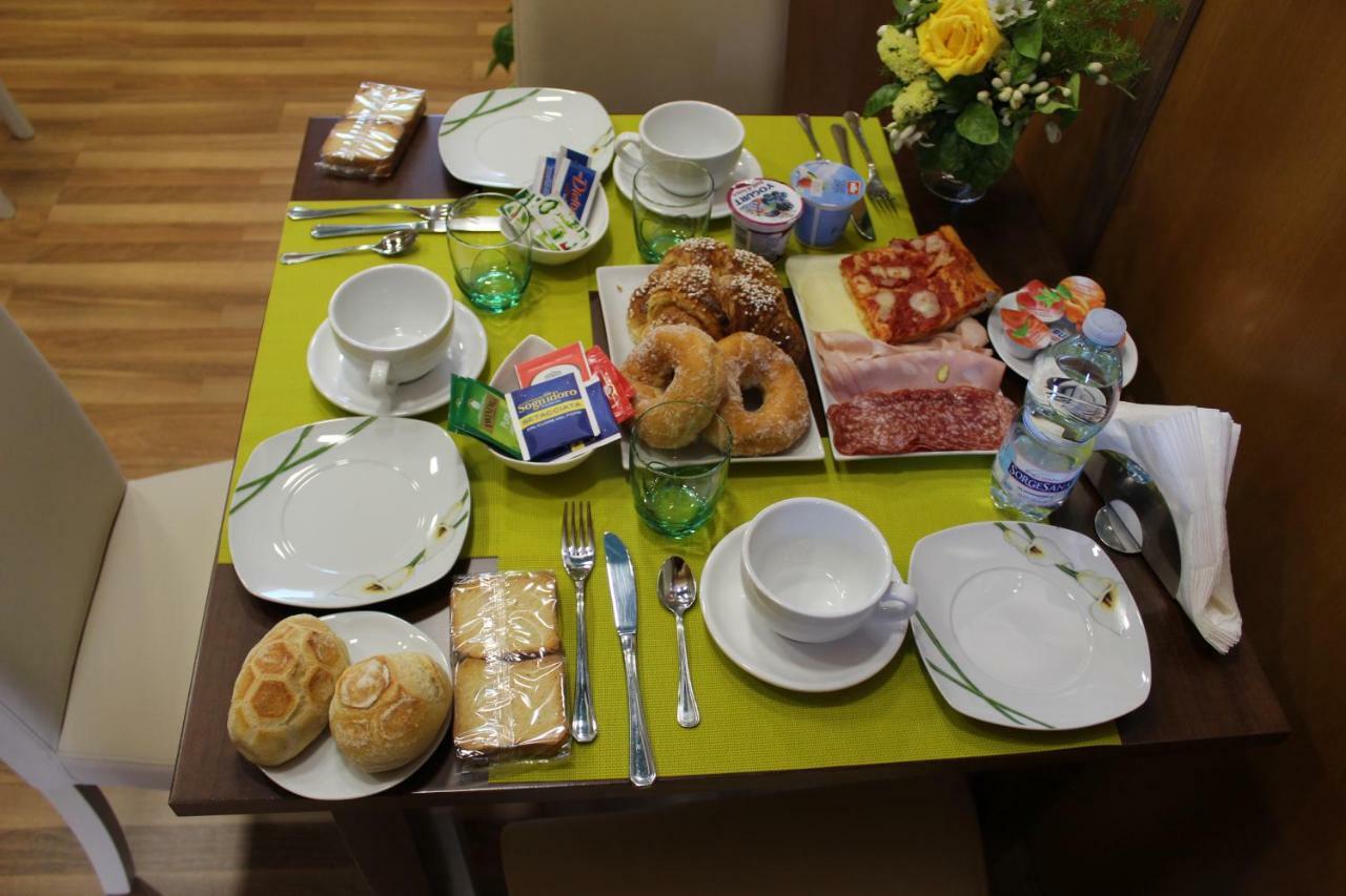 Nives Bed & Breakfast ปอมเปอี ภายนอก รูปภาพ
